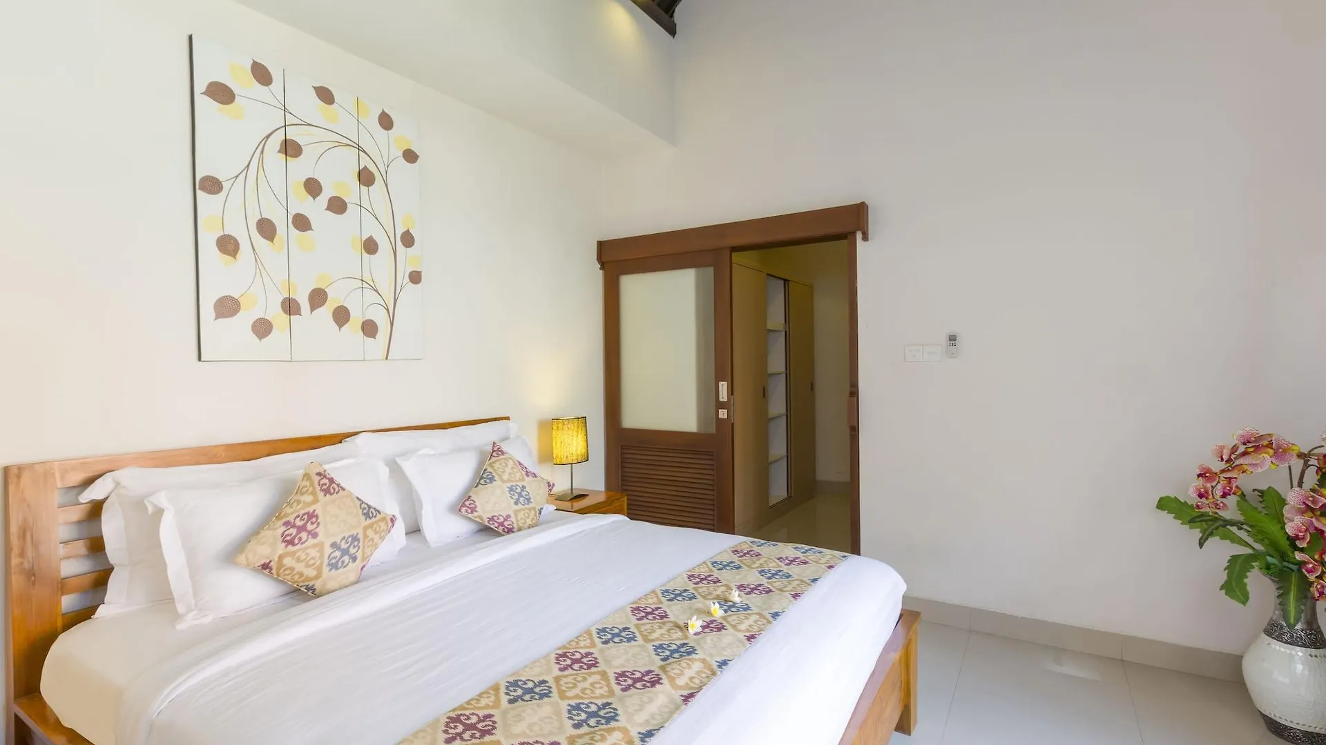 Kubal Villa & Restaurant Seminyak