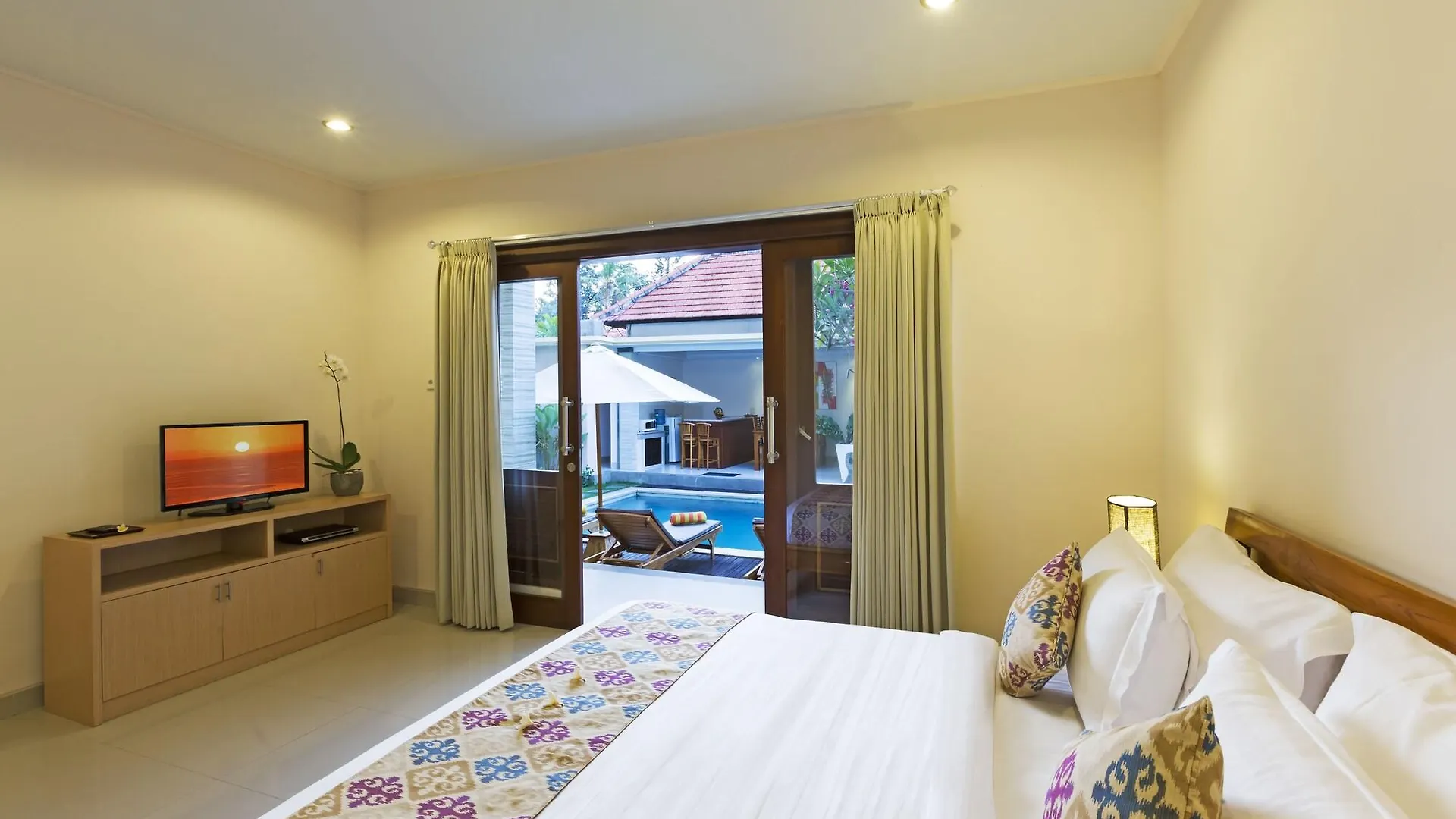 Kubal Villa & Restaurant Seminyak