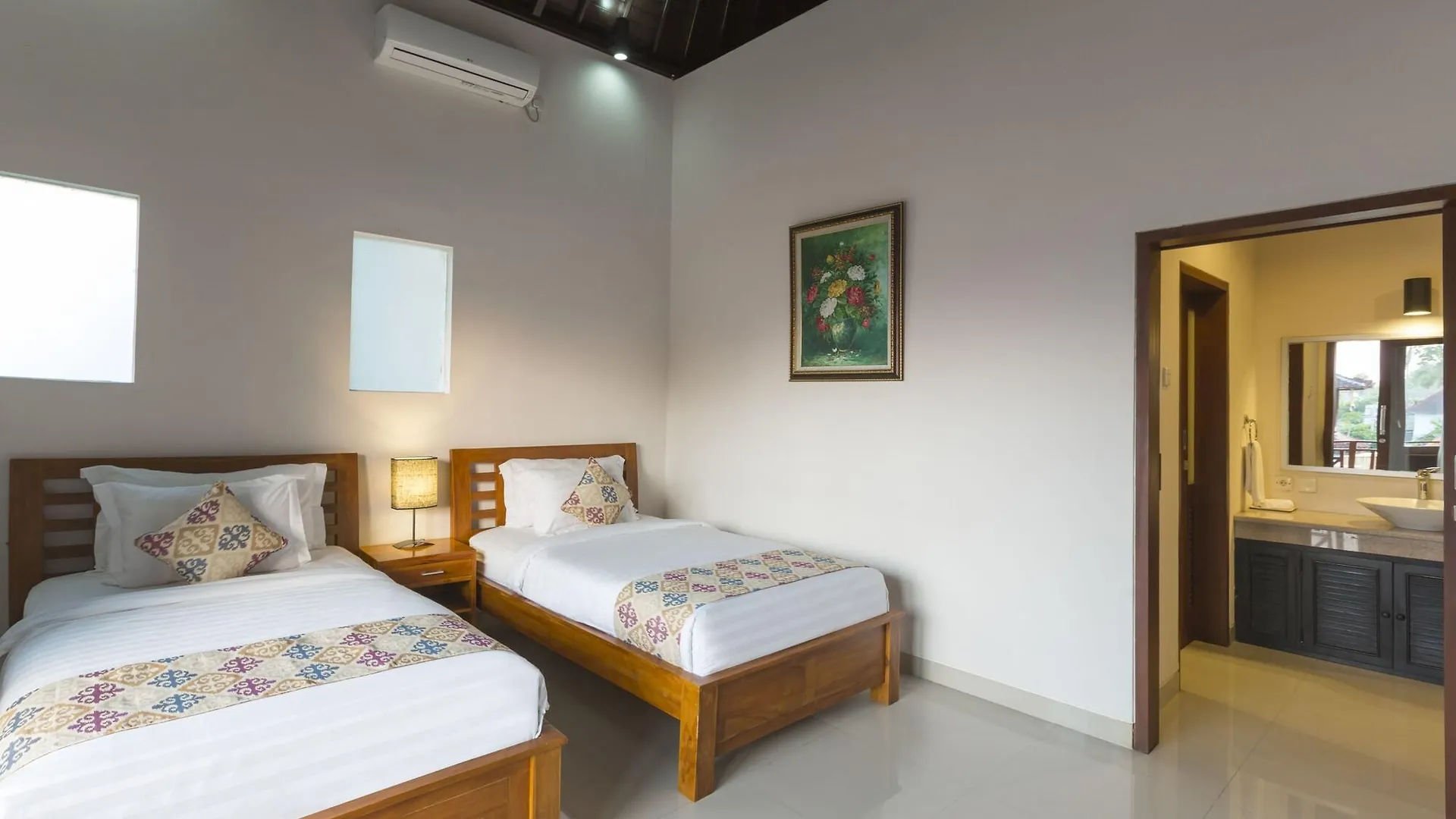 Kubal Villa & Restaurant Seminyak