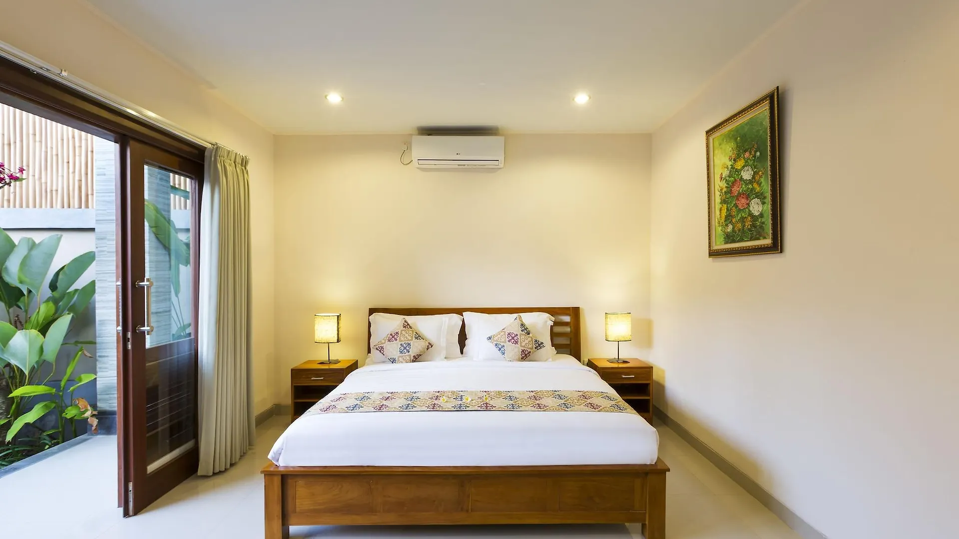 Kubal Villa & Restaurant Seminyak