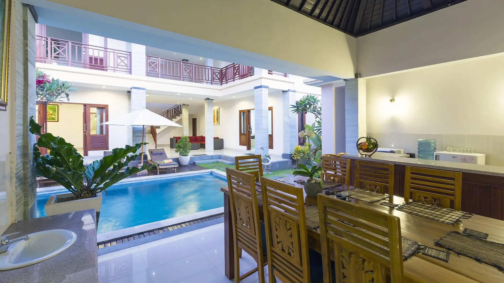 Kubal Villa & Restaurant Seminyak
