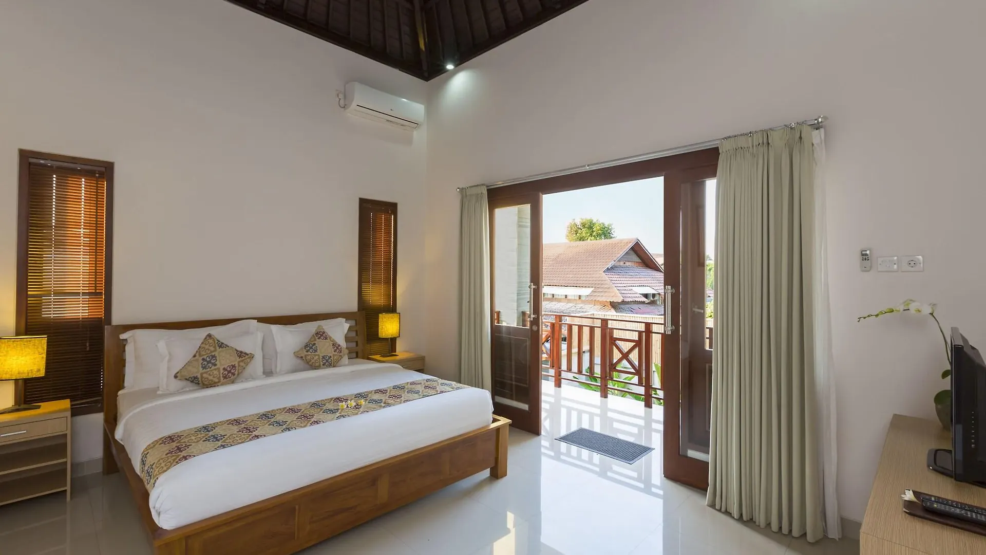 Kubal Villa & Restaurant Seminyak