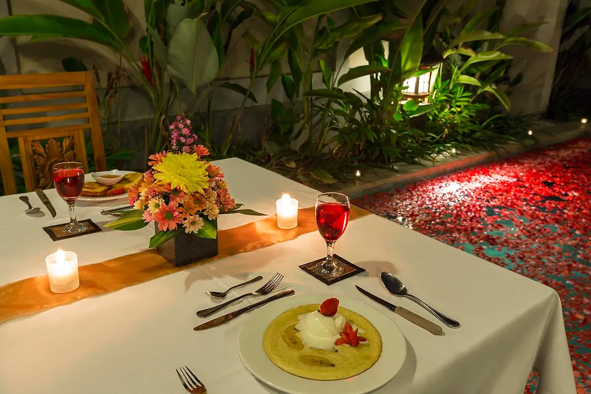 Kubal Villa & Restaurant Seminyak Indonesië