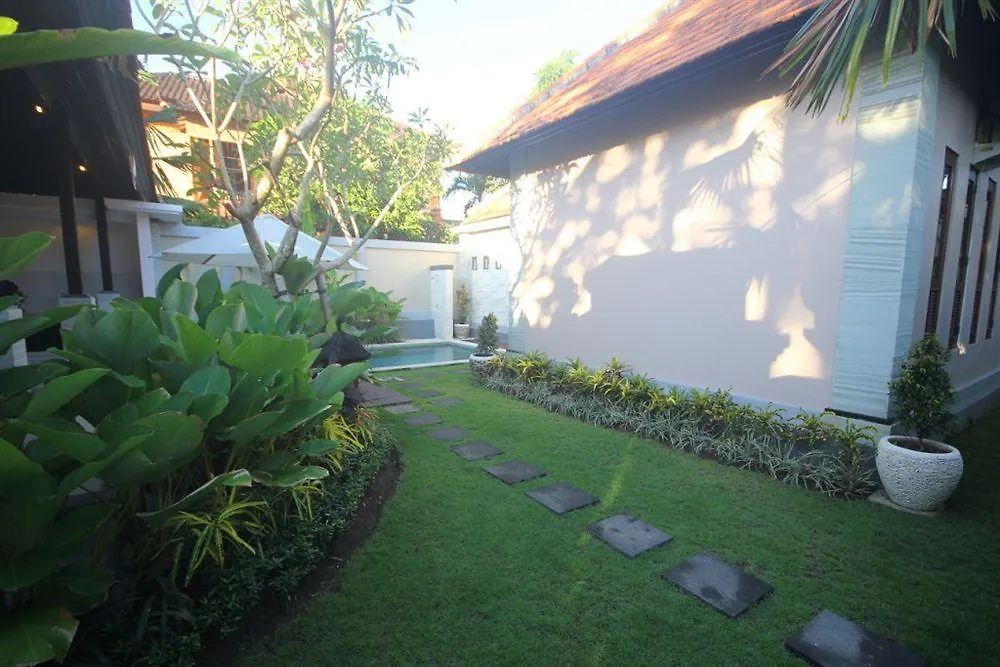 Kubal Villa & Restaurant Seminyak Indonesië