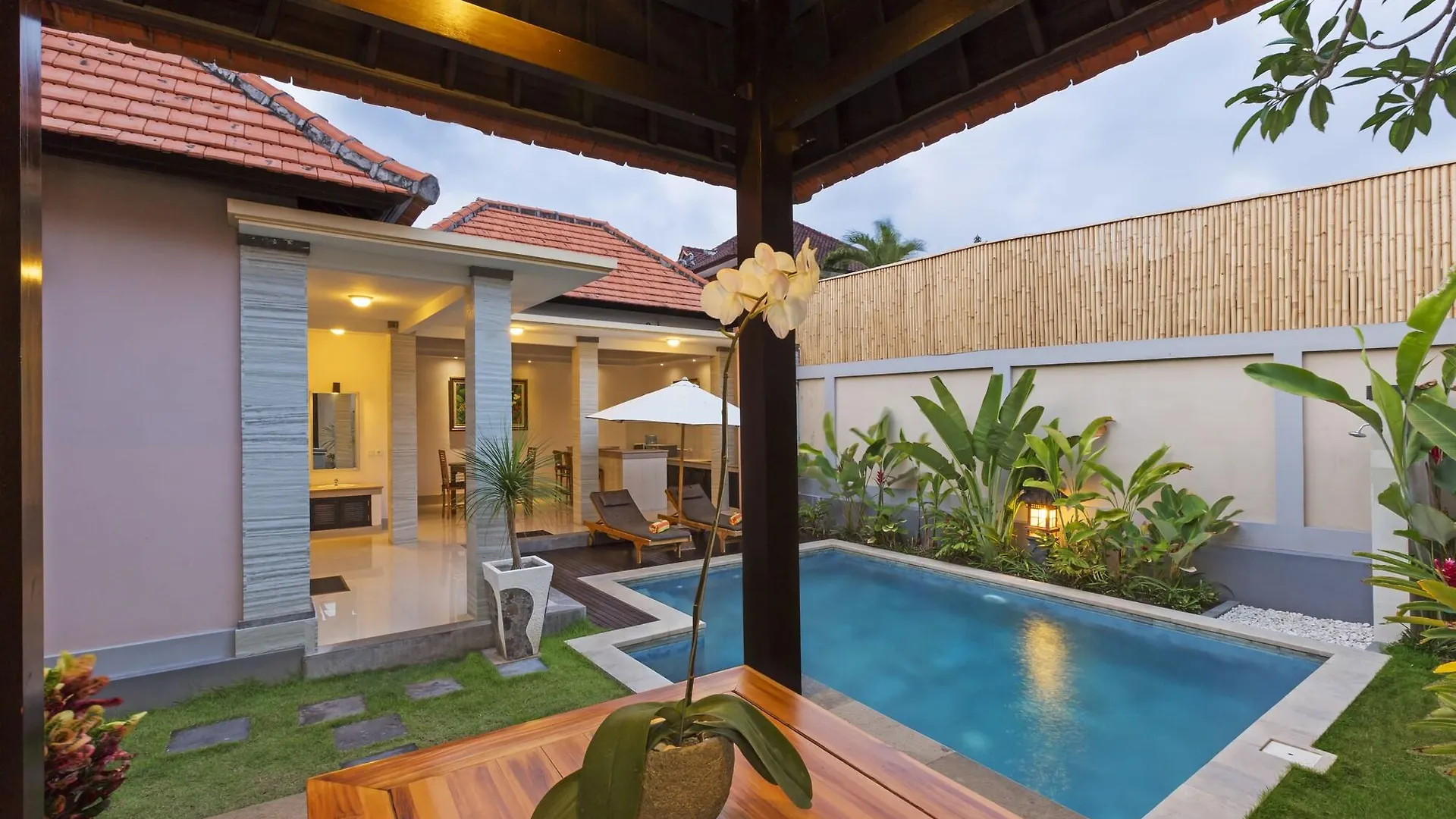 Kubal Villa & Restaurant Seminyak