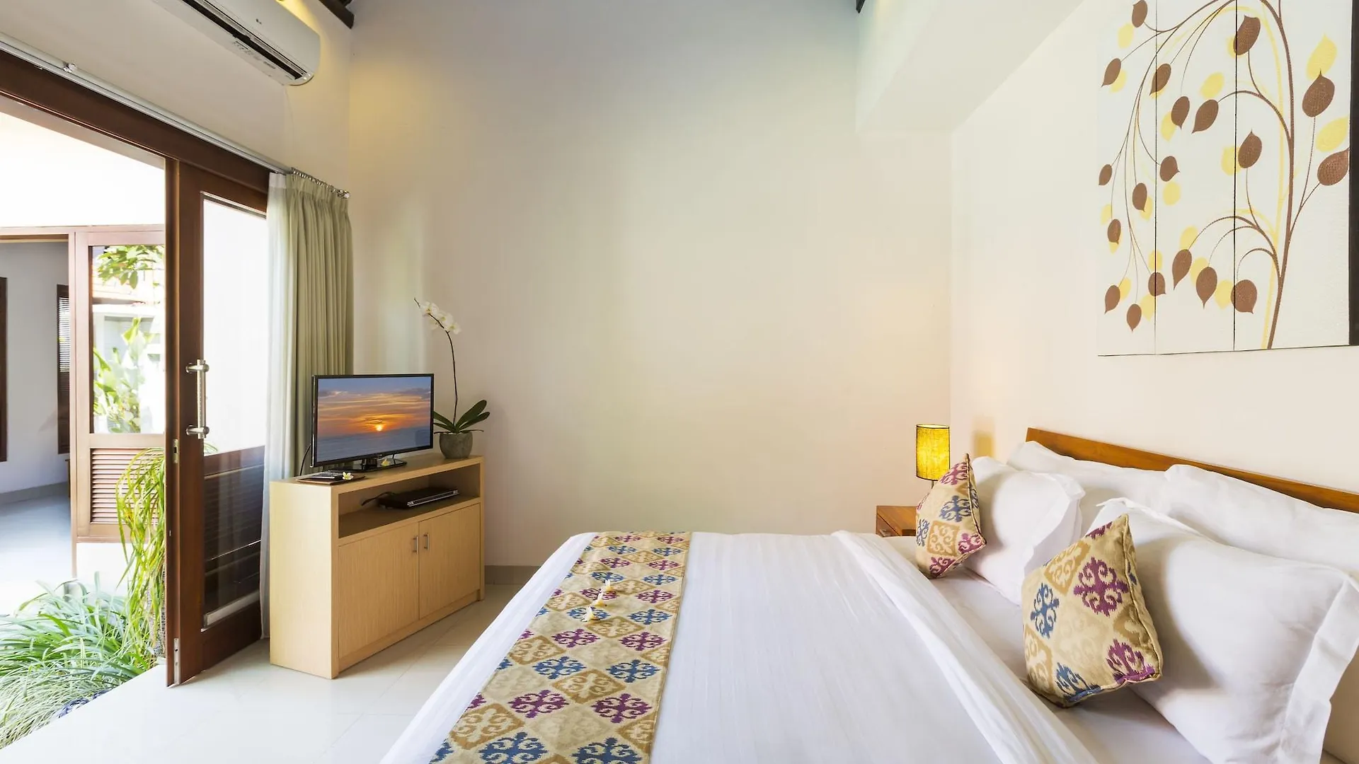 Kubal Villa & Restaurant Seminyak